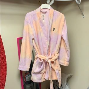 PINK VS robe